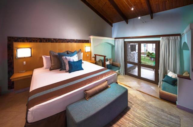 Coco de Mer & Black Parrot Suites