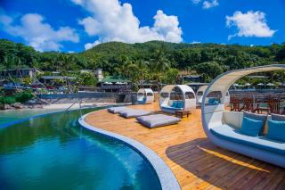 Coco de Mer & Black Parrot Suites