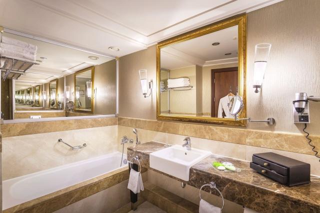 Calista Luxury
