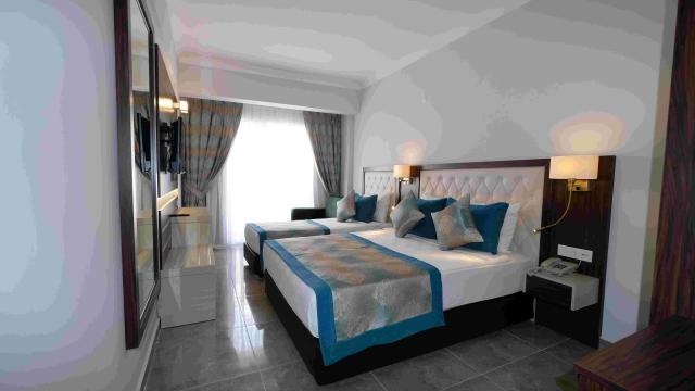 Cleopatra Golden Beach