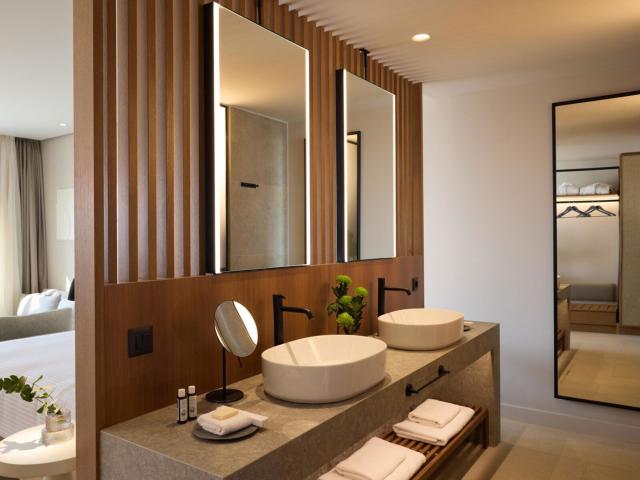 Oros Luxury Beach Resort