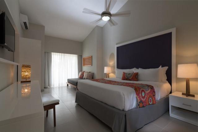 Emotions by Hodelpa Playa Dorada