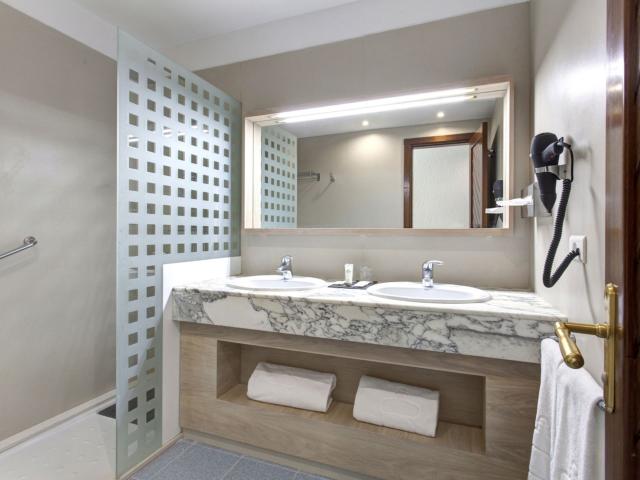 Suite hotel Fariones