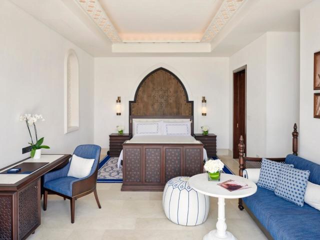 Hilton Salwa Beach Resort & Villas