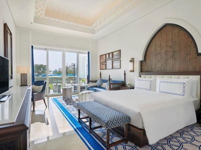 Hilton Salwa Beach Resort & Villas