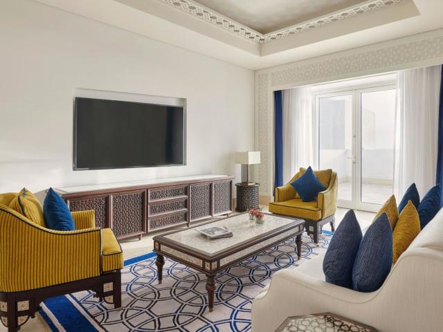 Hilton Salwa Beach Resort & Villas