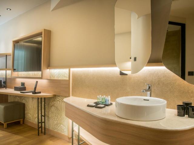 Senseana Sea Side Resort & Spa