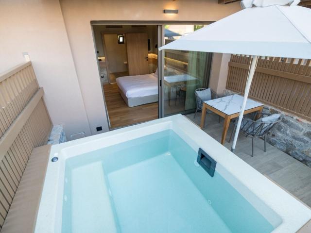 Senseana Sea Side Resort & Spa
