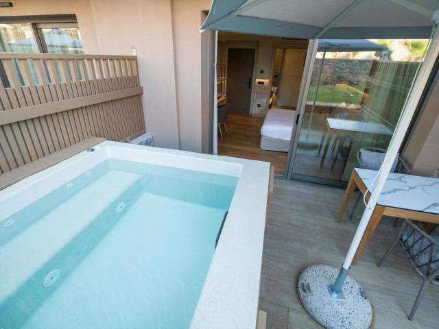 Senseana Sea Side Resort & Spa