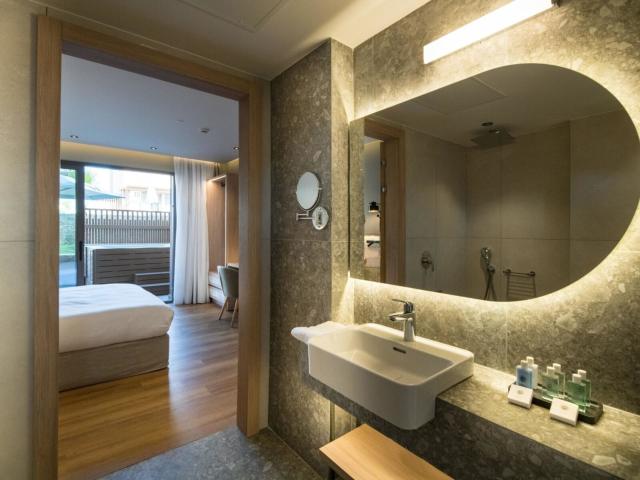 Senseana Sea Side Resort & Spa