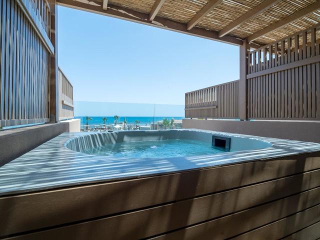 Senseana Sea Side Resort & Spa
