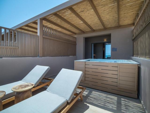 Senseana Sea Side Resort & Spa