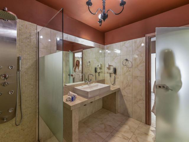 Elegance Luxury Executive Suites