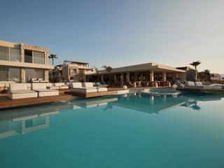 UZENIE All Suites Boutique Resort