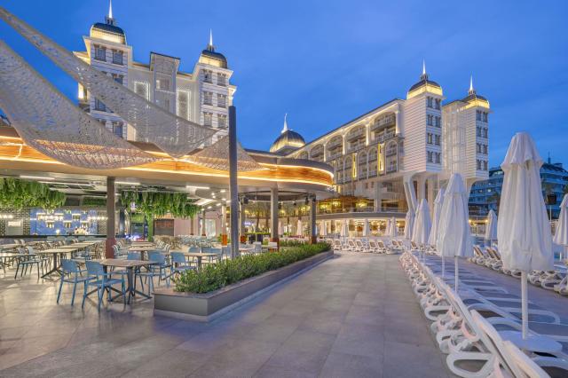 Kirman Sidera Luxury & Spa