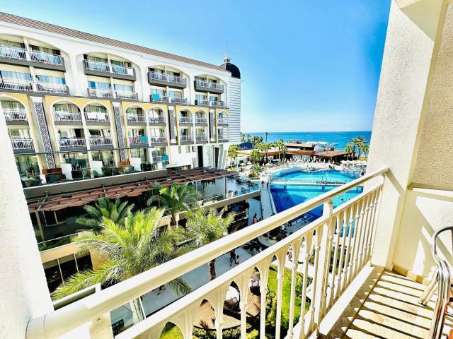Kirman Sidera Luxury & Spa