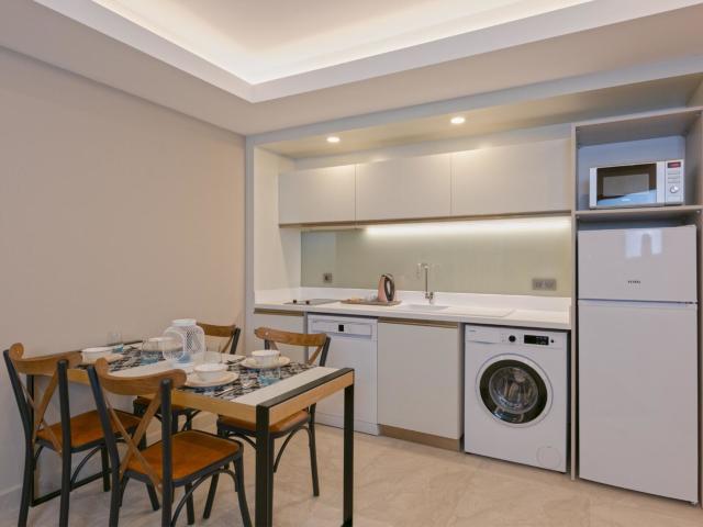 A Suite Side