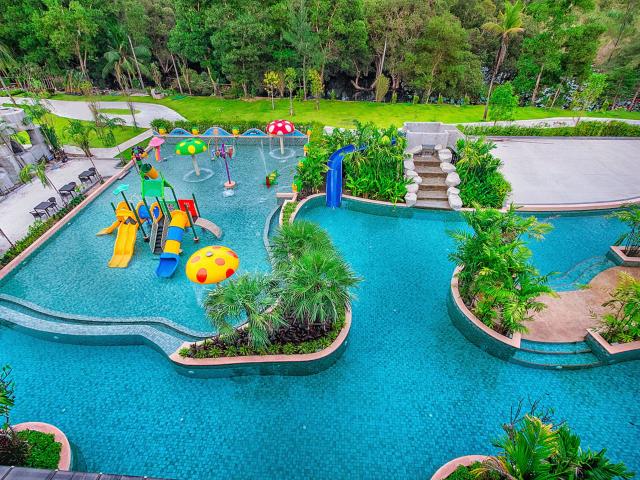 Maikhao Palm Beach & Resort