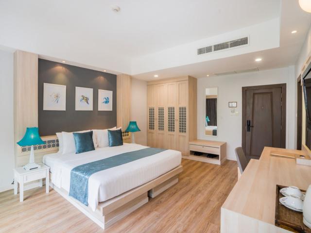 Khao Lak Emerald Beach