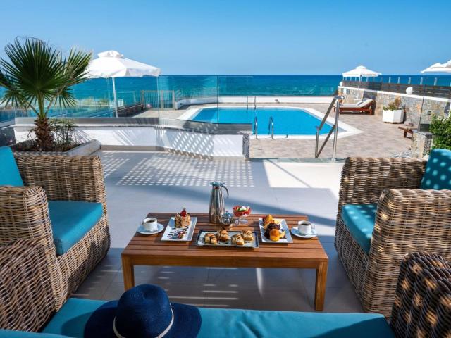 Alexander Beach Hotel & Village