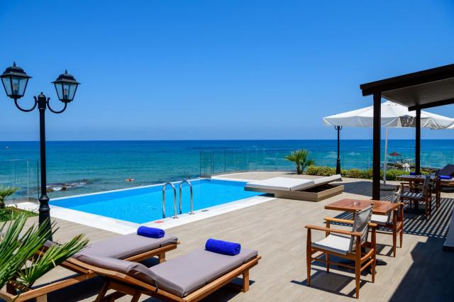 Alexander Beach Hotel & Village