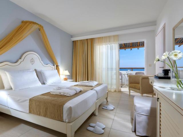Alexander Beach Hotel & Village