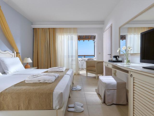 Alexander Beach Hotel & Village