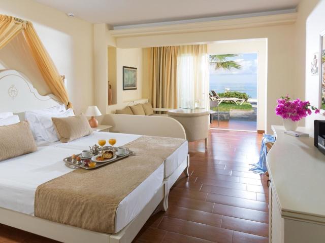 Alexander Beach Hotel & Village