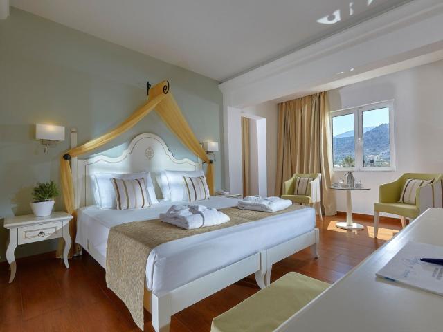 Alexander Beach Hotel & Village