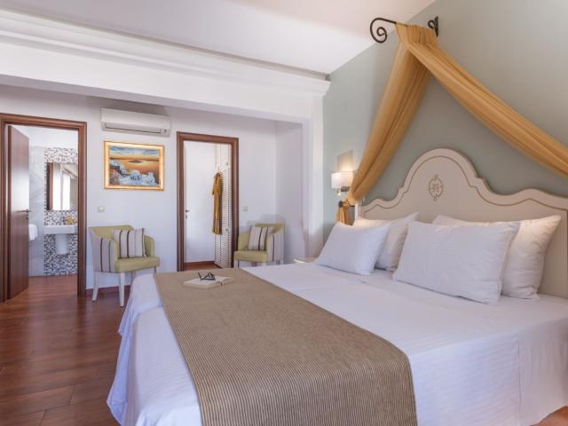 Alexander Beach Hotel & Village