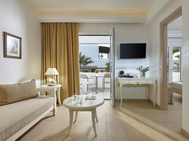 Alexander Beach Hotel & Village