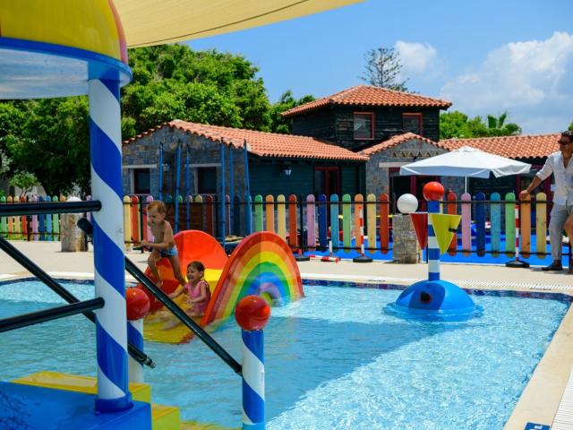 Alexander Beach Hotel & Village