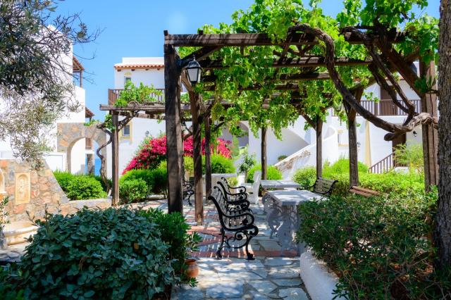 Alexander Beach Hotel & Village