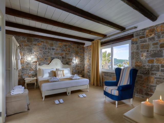 Alexander Beach Hotel & Village