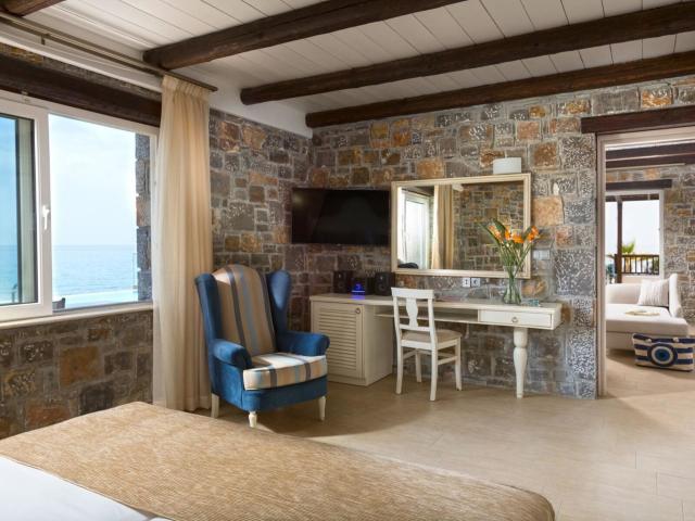 Alexander Beach Hotel & Village