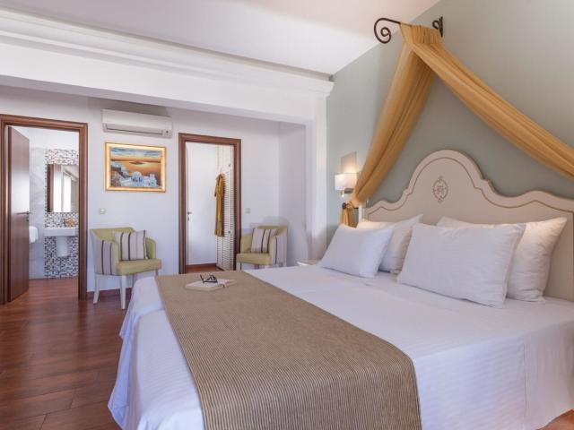 Alexander Beach Hotel & Village
