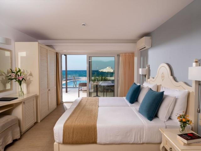 Alexander Beach Hotel & Village
