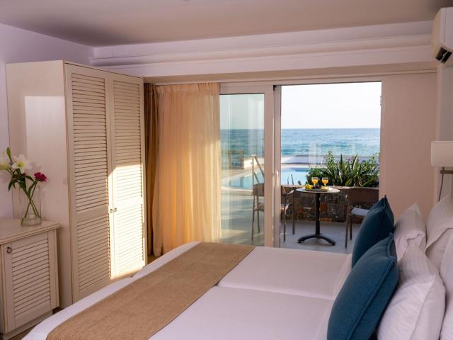 Alexander Beach Hotel & Village