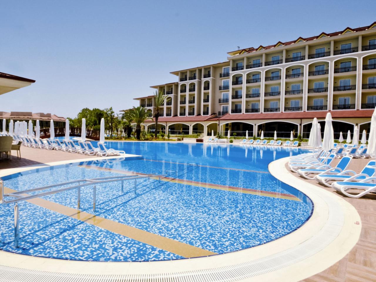 Paloma Oceana Resort