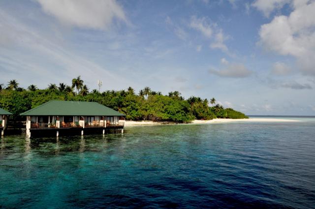 Embudu Village