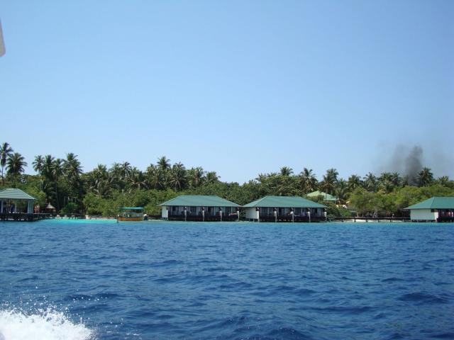 Embudu Village