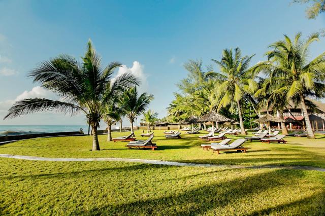 Neptune Palm Beach Boutique Resort & Spa