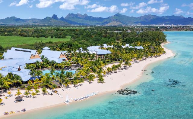 Victoria Beachcomber Resort & Spa