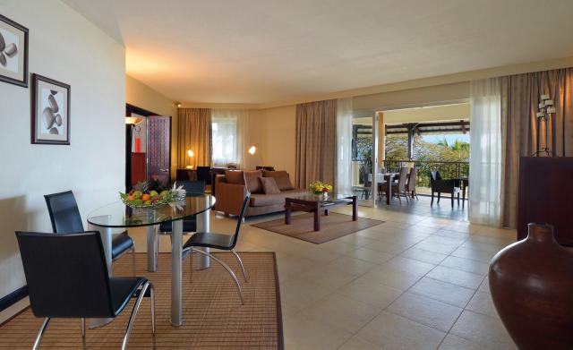 Victoria Beachcomber Resort & Spa