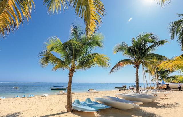 Victoria Beachcomber Resort & Spa