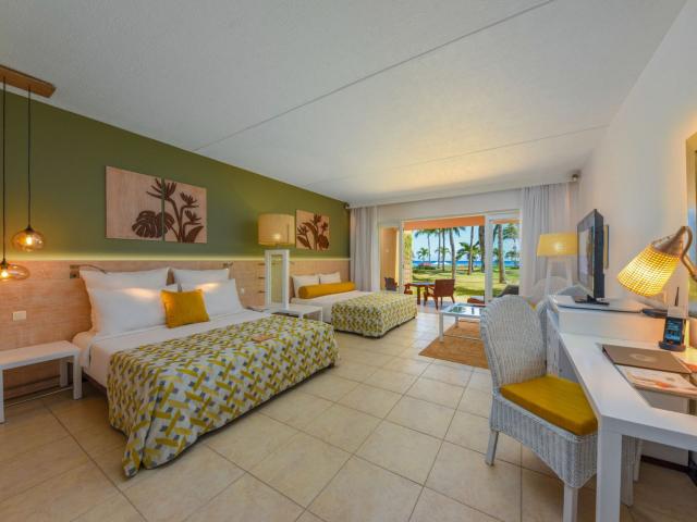 Victoria Beachcomber Resort & Spa