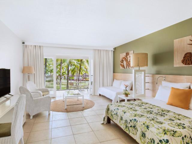 Victoria Beachcomber Resort & Spa