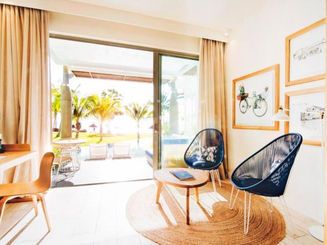 Victoria Beachcomber Resort & Spa