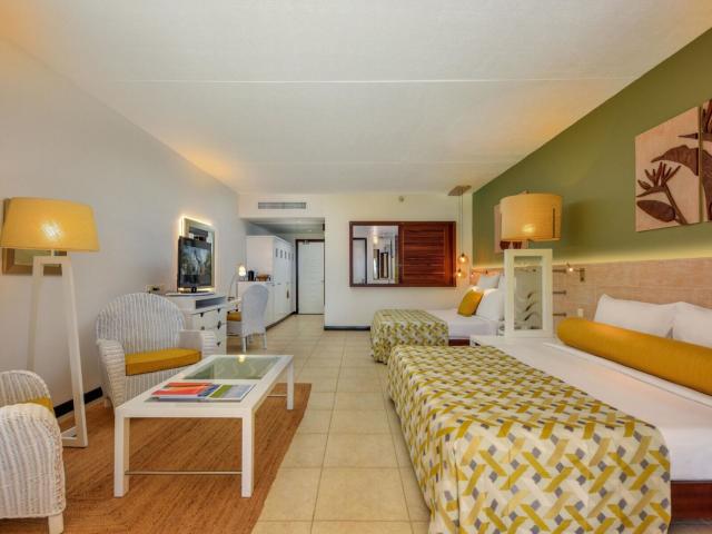 Victoria Beachcomber Resort & Spa