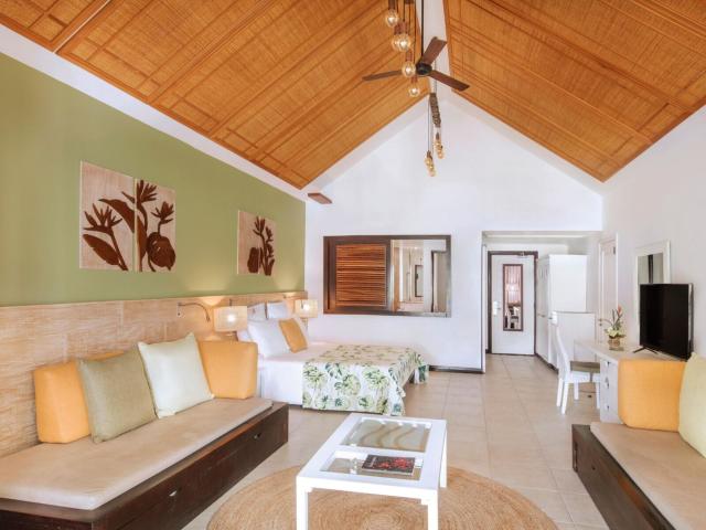 Victoria Beachcomber Resort & Spa